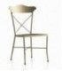 Silla de forja con respaldo curvo y cruz