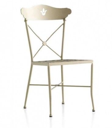 Silla de forja con detalle a láser en el respaldo