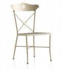 Silla de forja con detalle a láser en el respaldo