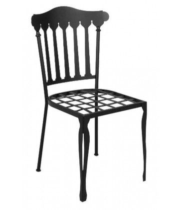 Silla de forja con detalle en las patas